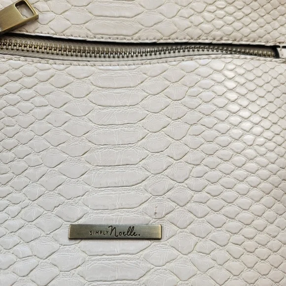 Simply Noelle Crossbody Purse White and Blush Pink - Picture 10 of 10